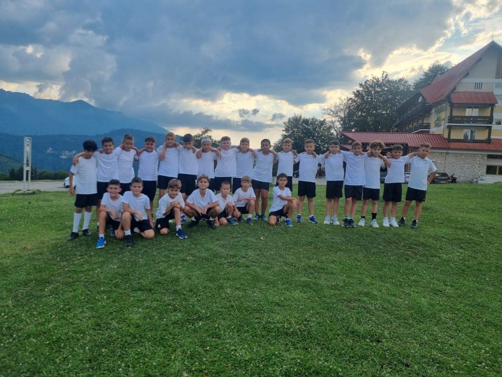 Grupa 2015–2016, pregătită pentru un nou sezon sub comanda lui George Marinescu: cantonament montan la Vila Select, Predeal