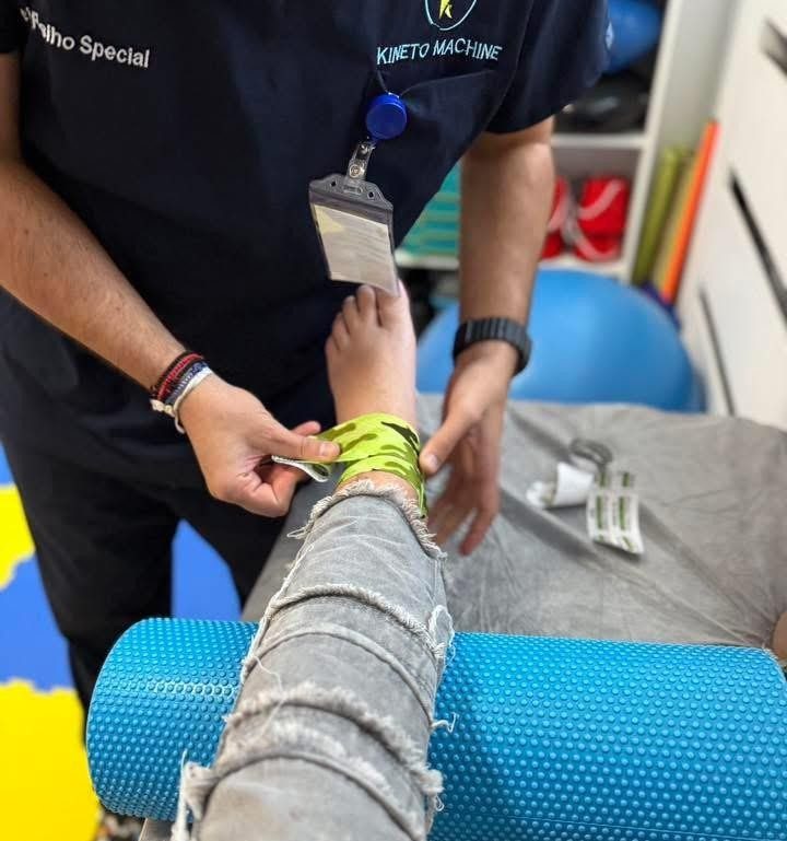 Terapie prin atingere – viziunea blândă a lui Marius Cătălin Grigore la Kineto Machine